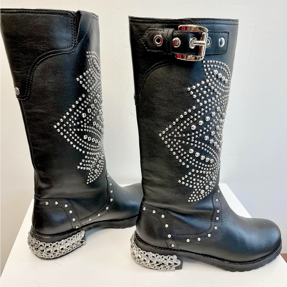 Donald Pliner MAC Boots are in excellent condition. - Picture 2 of 8